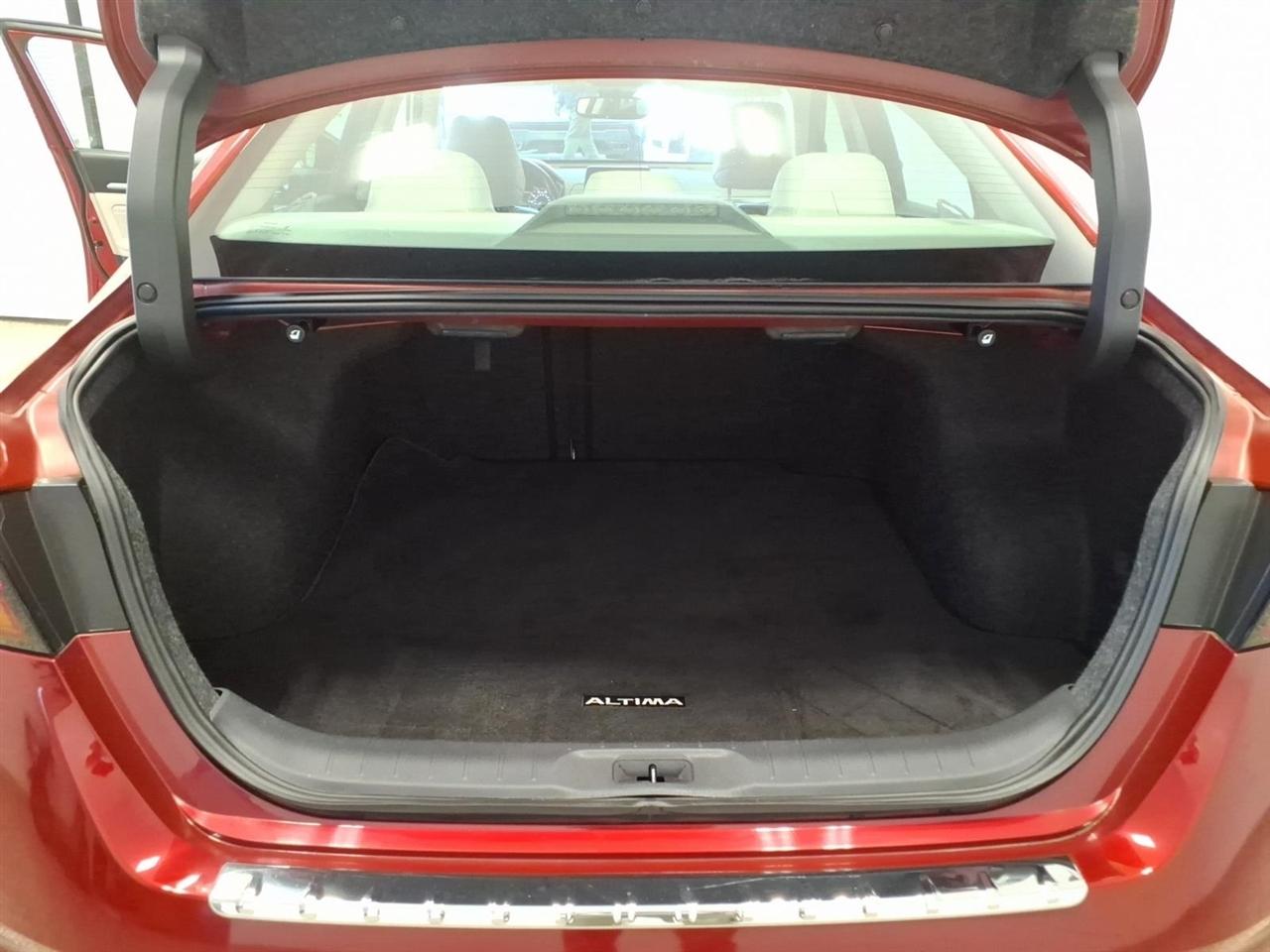Nissan Altima photo 25