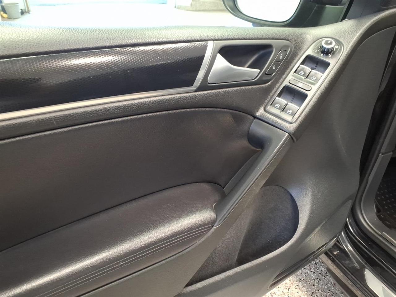 Volkswagen GTI 4dr HB DSG Driver's Edition PZEV 2014
