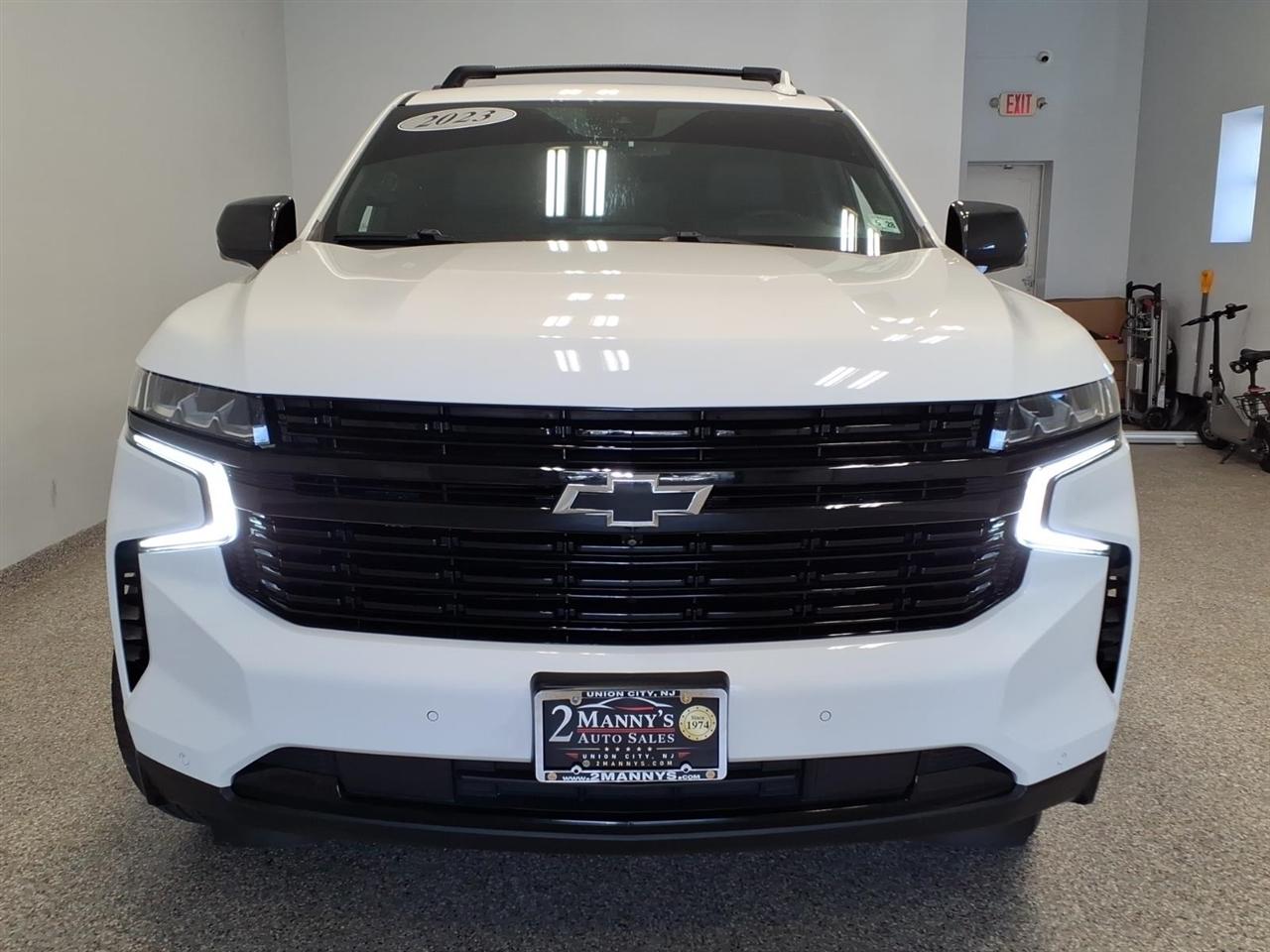 Chevrolet Tahoe photo 2