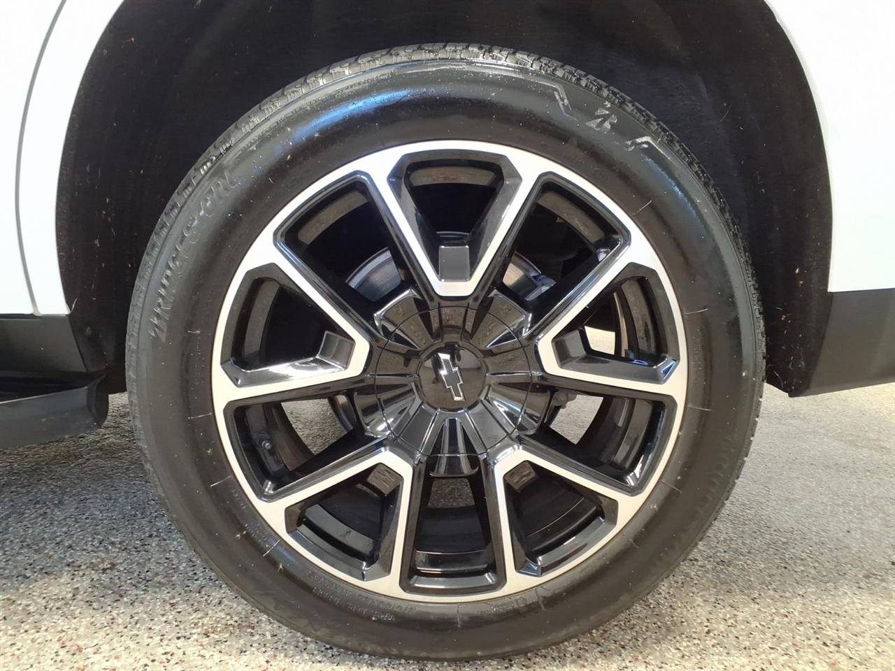 Chevrolet Tahoe photo 7