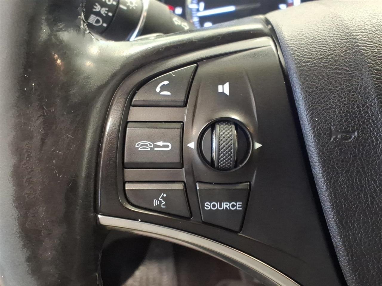 Acura MDX photo 11