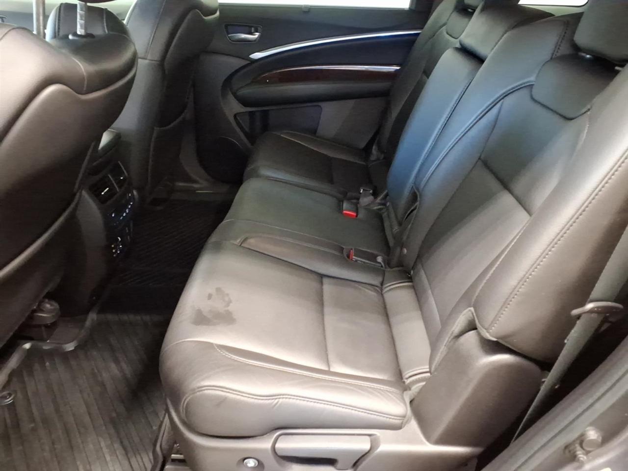 Acura MDX photo 22