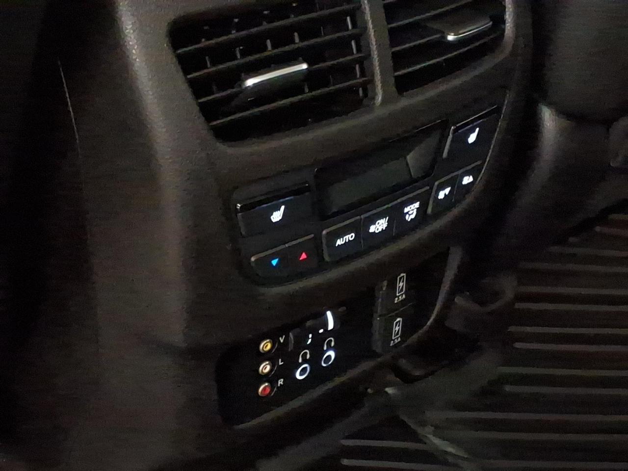 Acura MDX photo 23