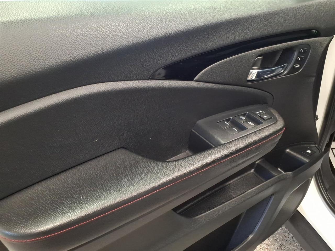 Honda Ridgeline photo 8
