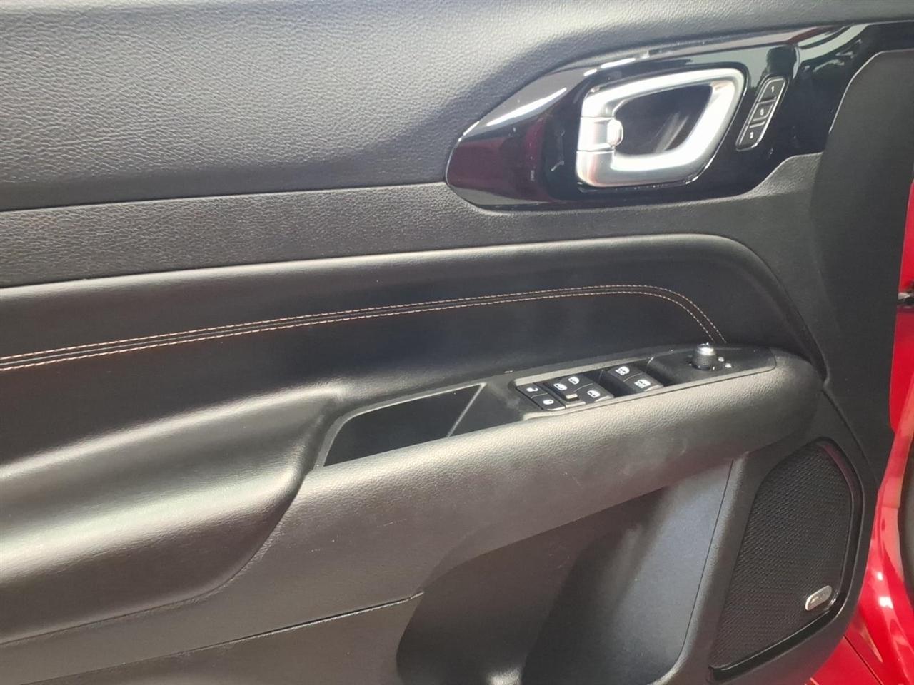 Jeep Compass photo 8