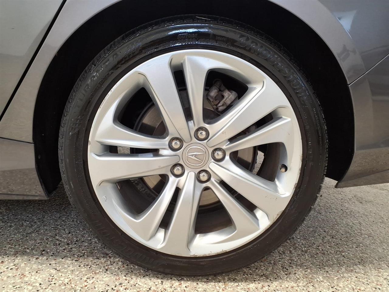 Acura TLX photo 7