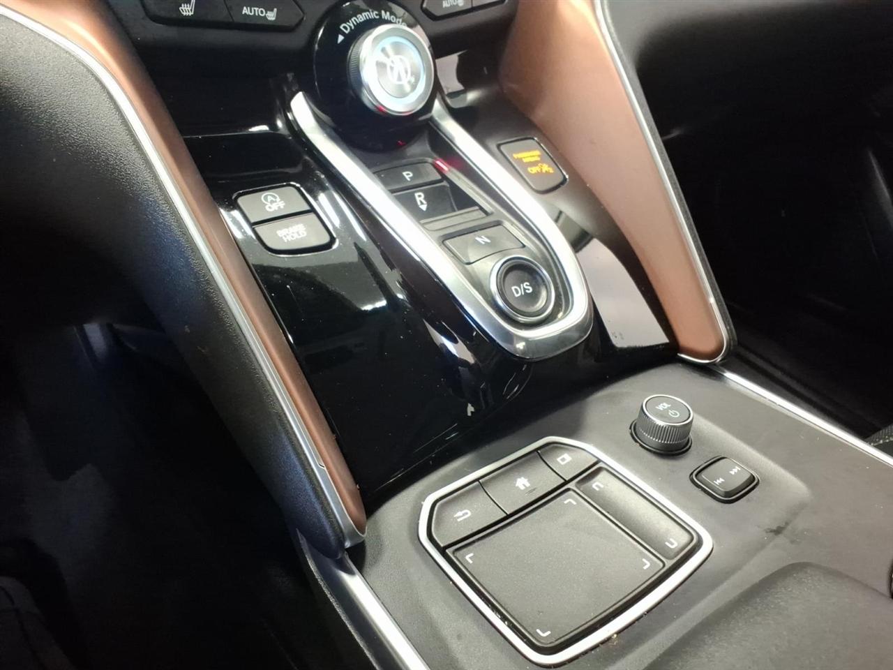 Acura TLX photo 18