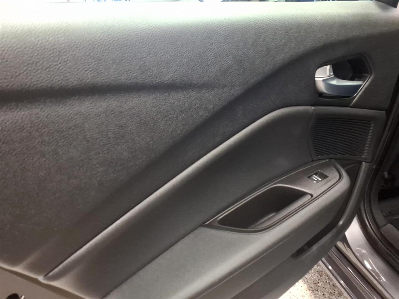 Acura TLX photo 21