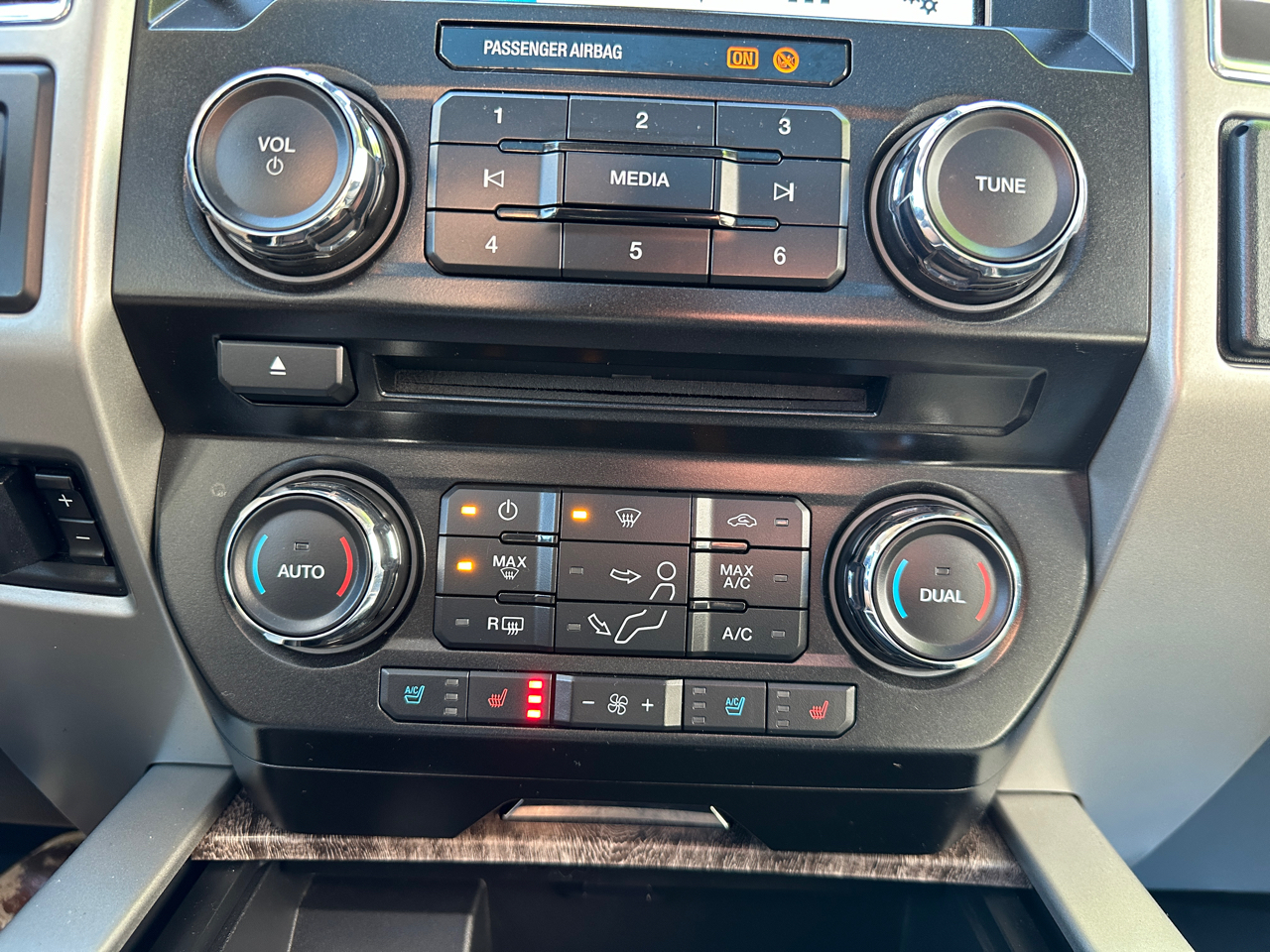 Ford F-350 SD Lariat Crew Cab Long Bed 4WD 2017