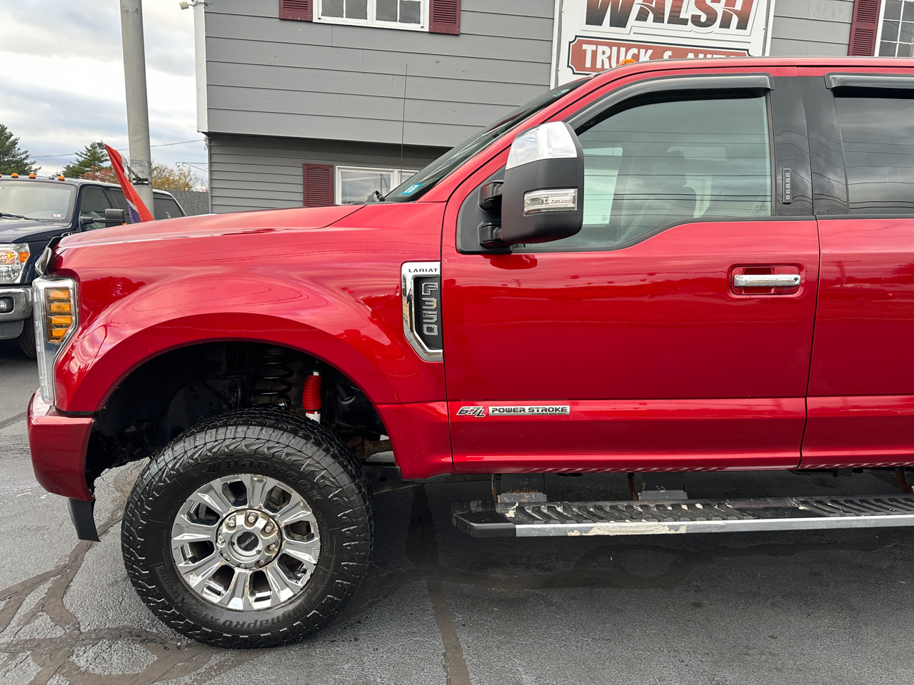 Ford F-350 SD Lariat Crew Cab Short Bed 4WD 2019 Ford F-350 SD Lariat Crew Cab Short Bed 4WD 2019