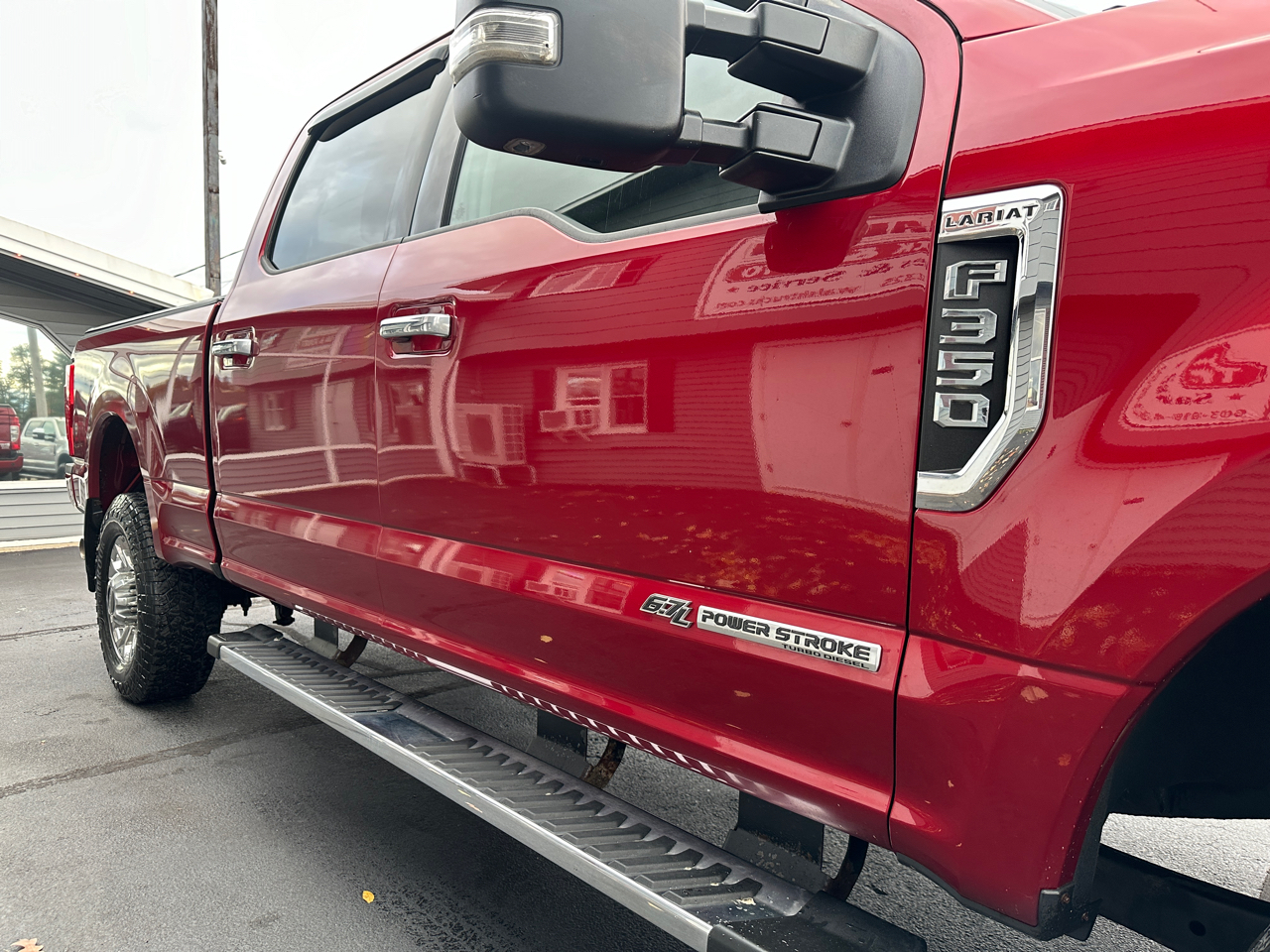 Ford F-350 SD Lariat Crew Cab Short Bed 4WD 2019 Ford F-350 SD Lariat Crew Cab Short Bed 4WD 2019