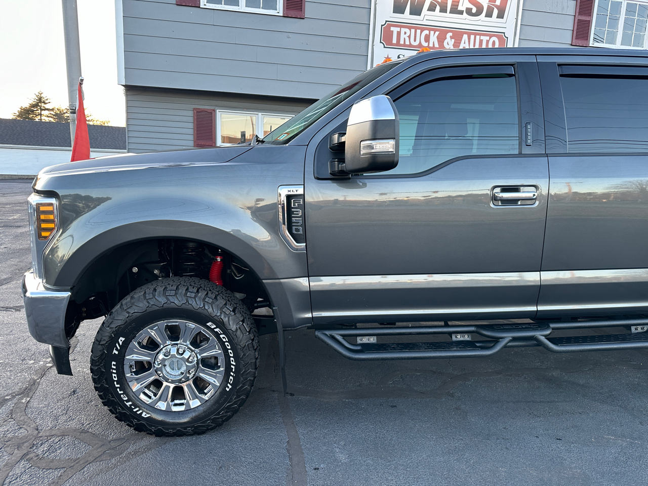 Ford F-350 SD XLT Crew Cab Short Bed 4WD 2018