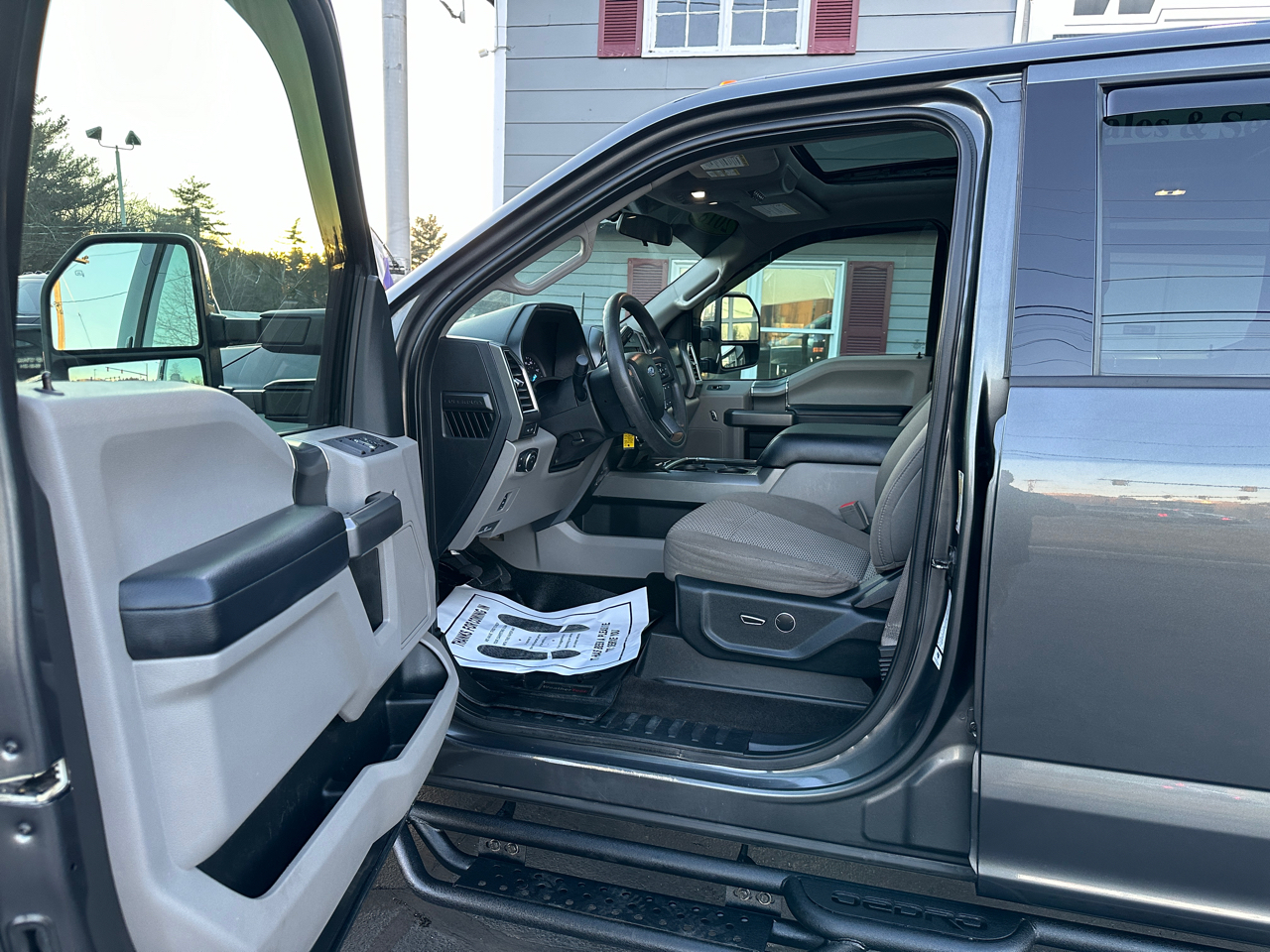 Ford F-350 SD XLT Crew Cab Short Bed 4WD 2018