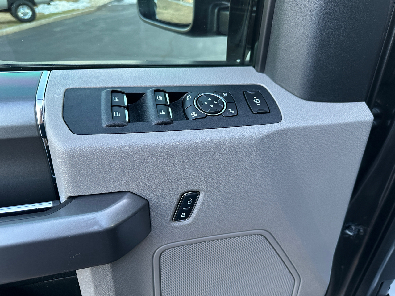 Ford F-350 SD XLT Crew Cab Short Bed 4WD 2018