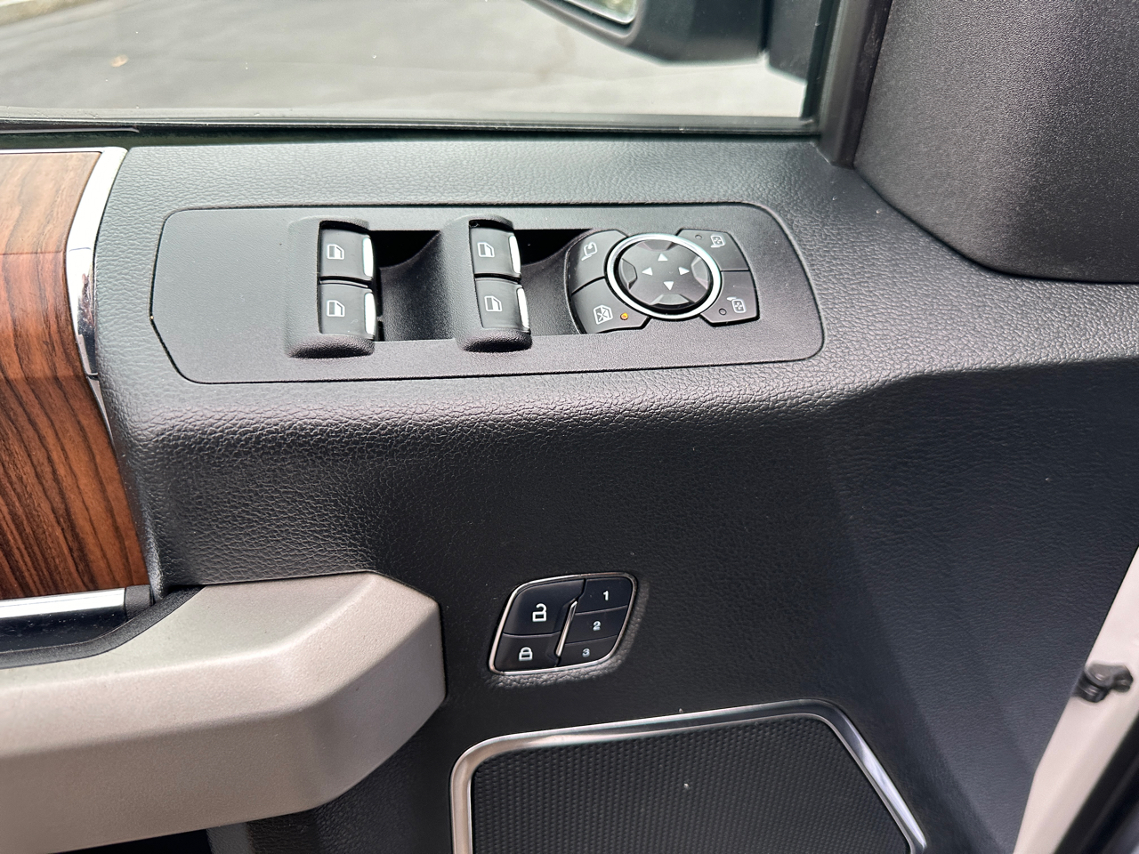 Ford F-150 Lariat SuperCrew 4WD 2016