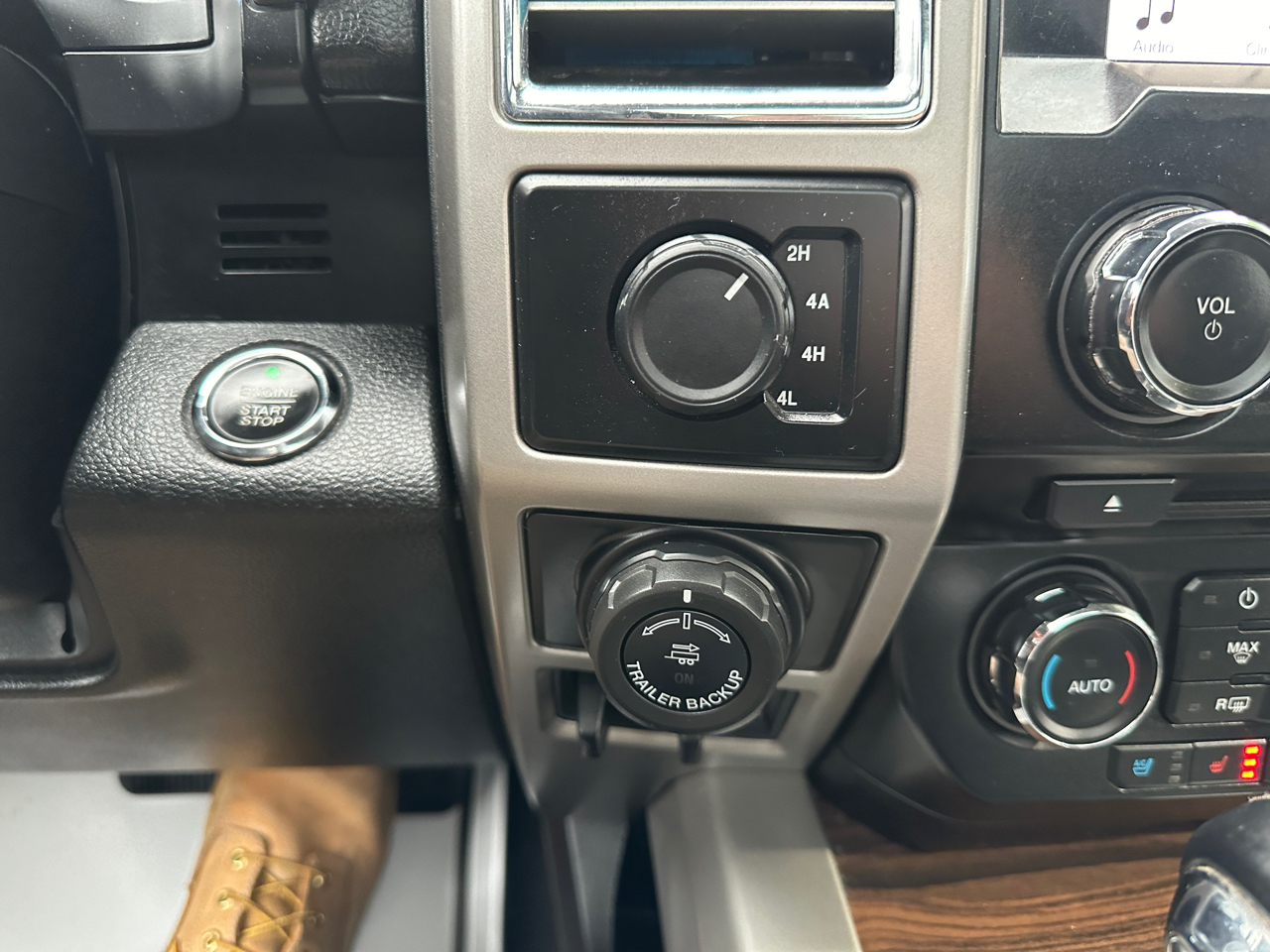 Ford F-150 Lariat SuperCrew 4WD 2016