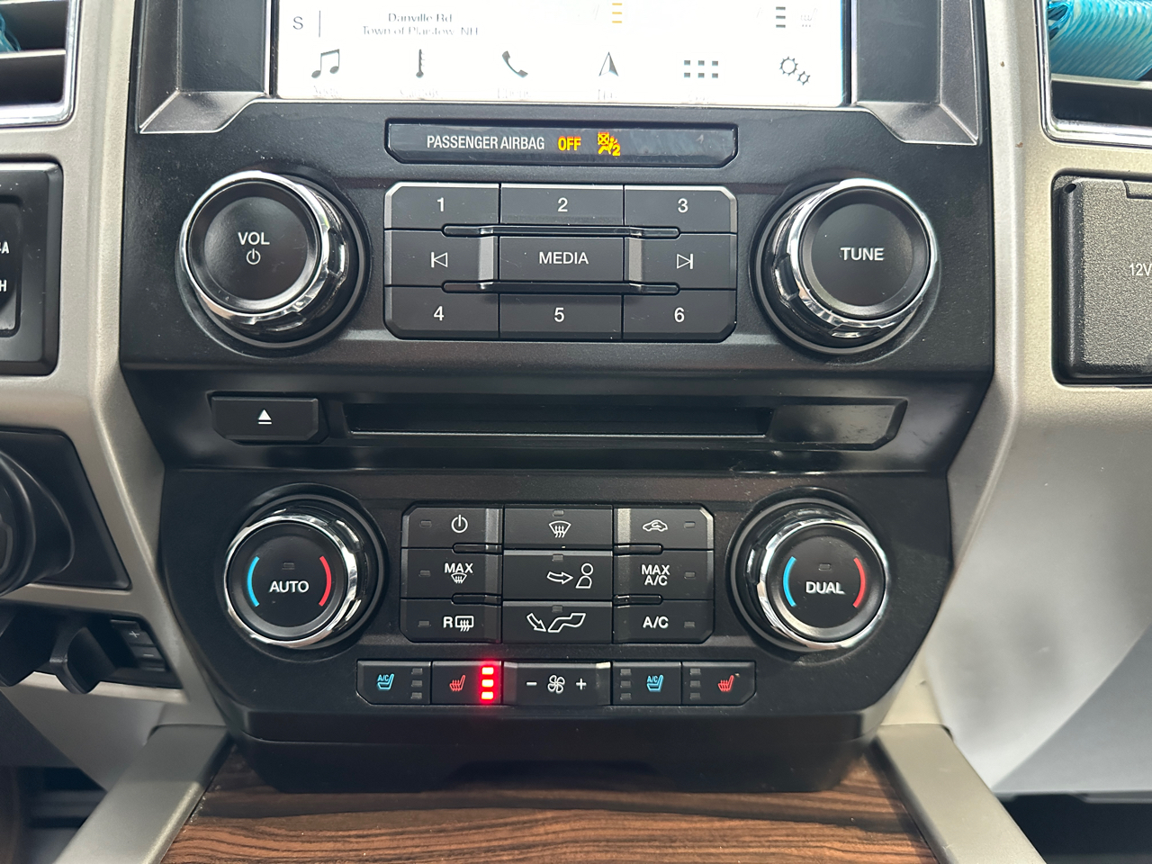 Ford F-150 Lariat SuperCrew 4WD 2016