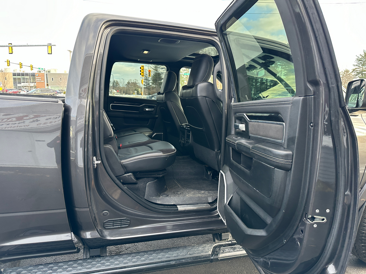RAM 2500 Laramie Crew Cab SWB 4WD 2019