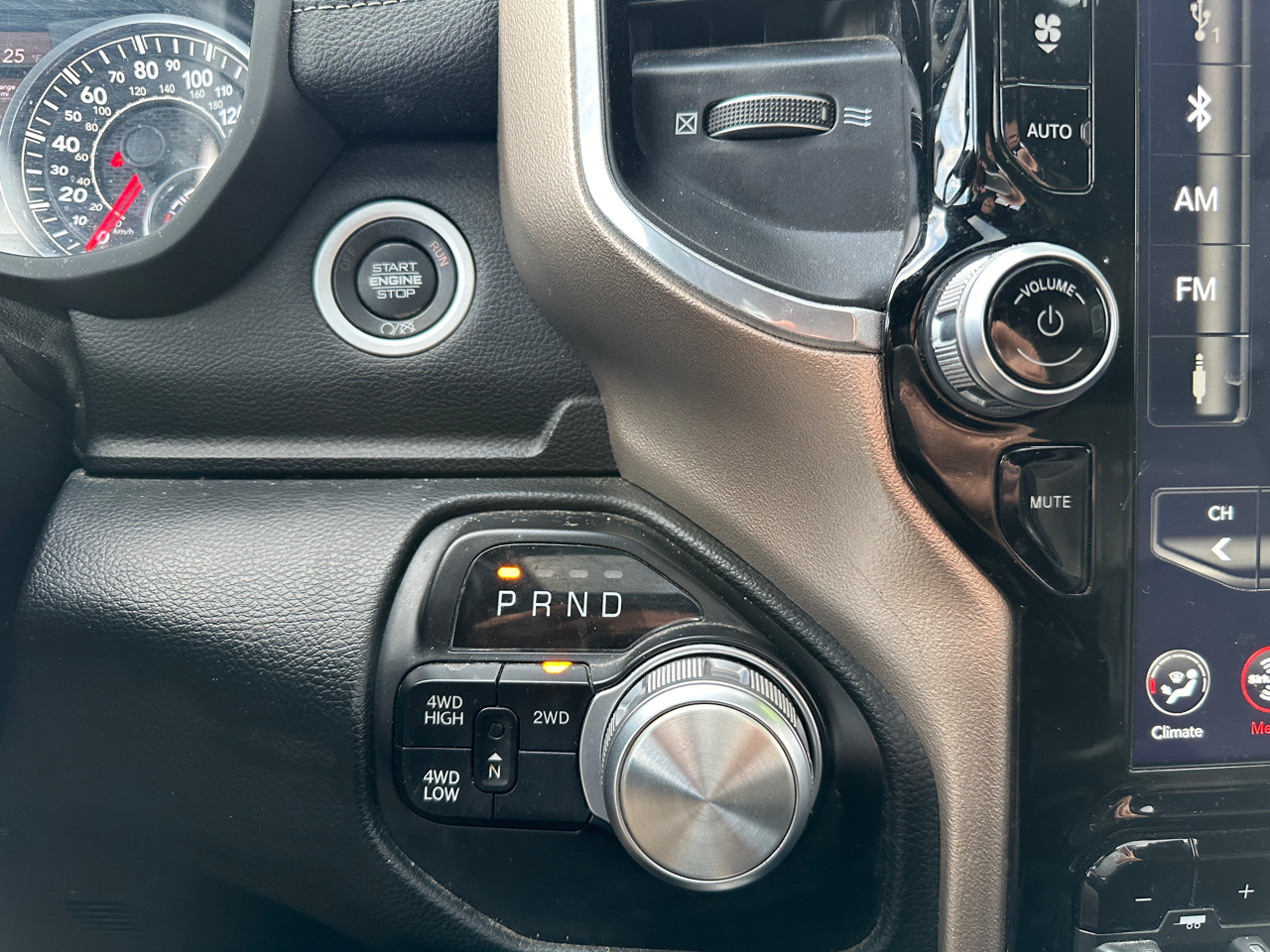 RAM 2500 Laramie Crew Cab SWB 4WD 2019