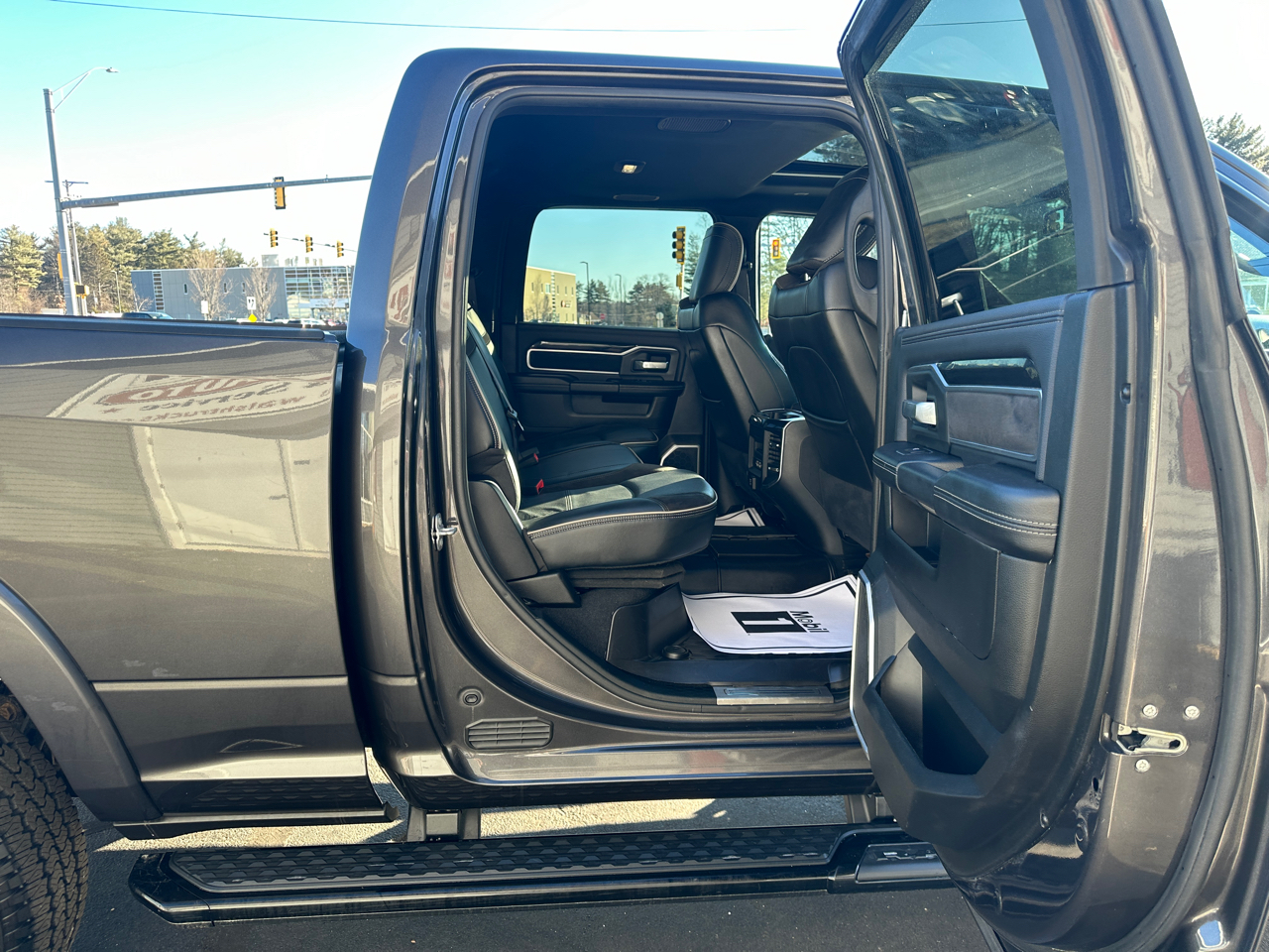 RAM 2500 Laramie Crew Cab SWB 4WD 2019