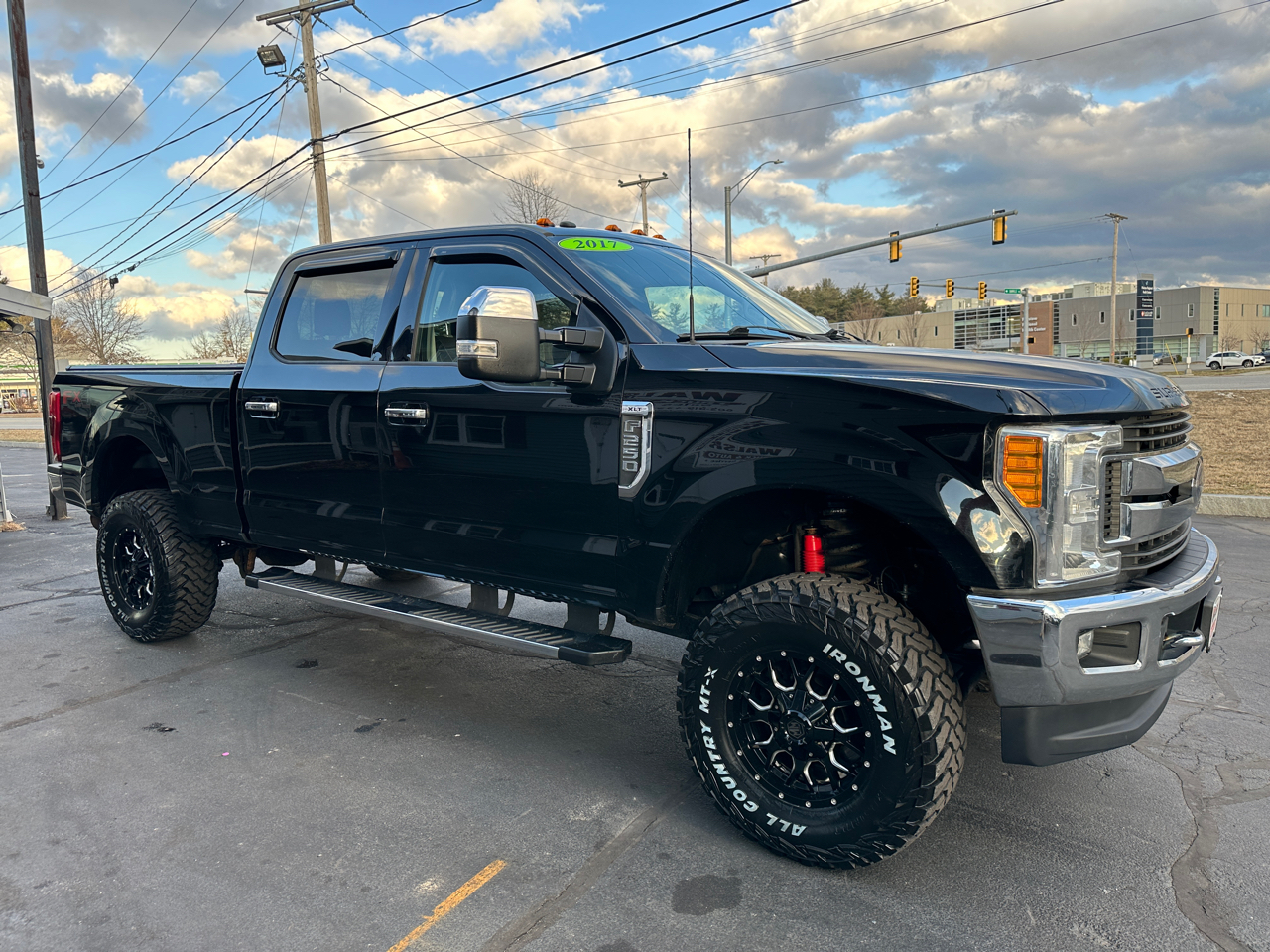 Ford F-250 SD XLT Crew Cab Short Bed 4WD 2017