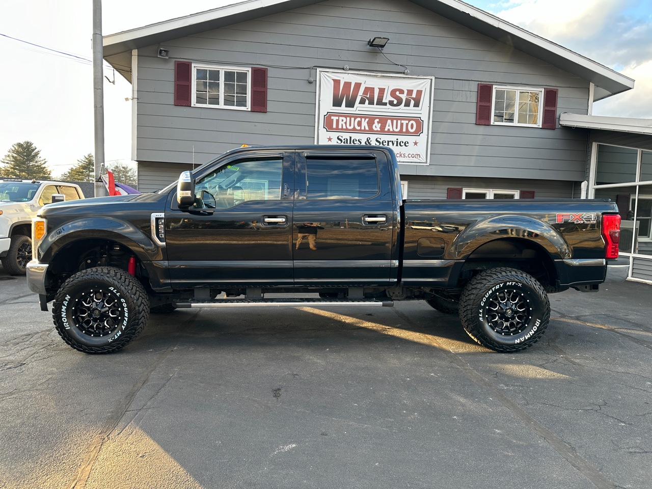 Ford F-250 SD XLT Crew Cab Short Bed 4WD 2017