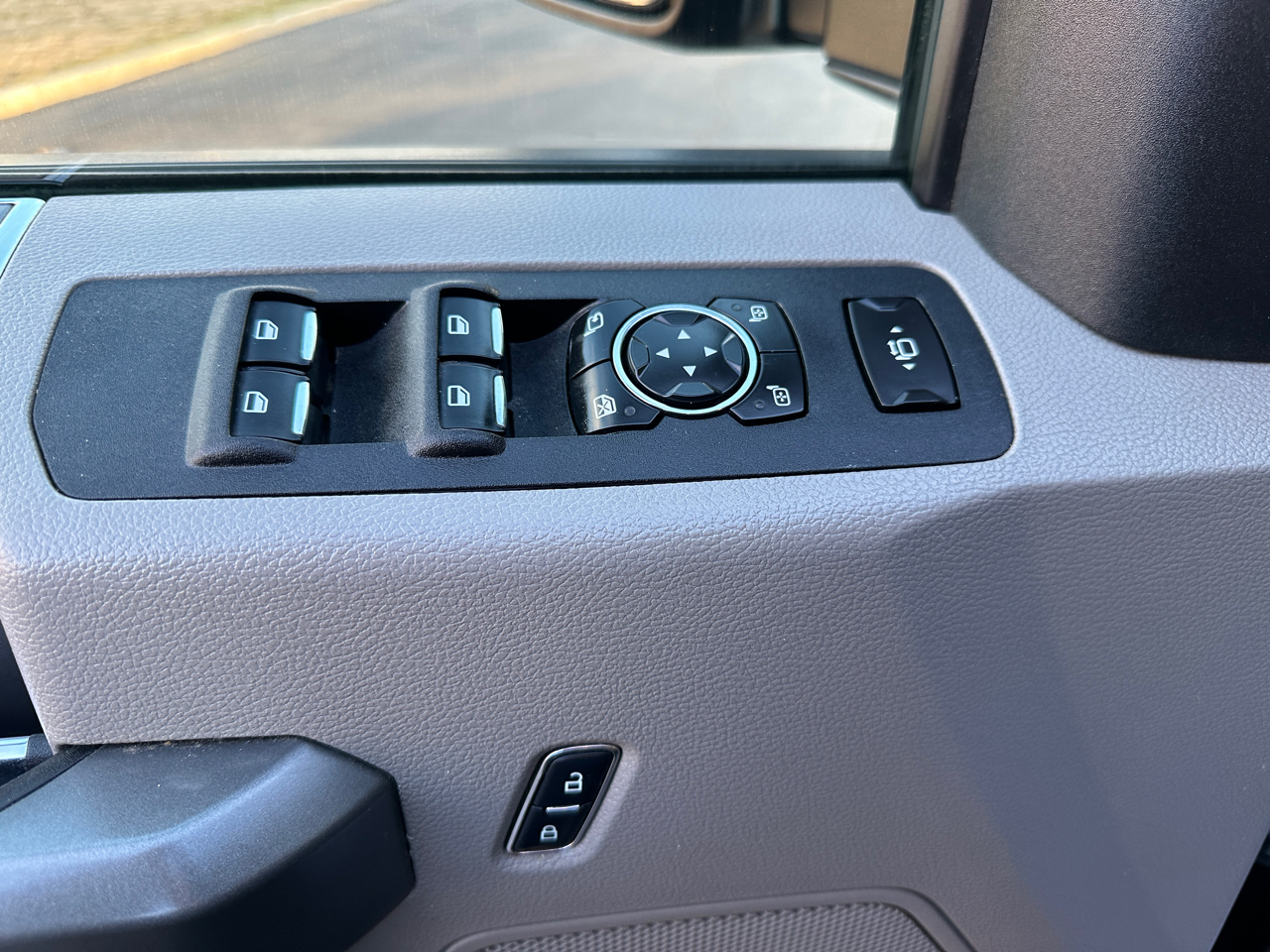 Ford F-250 SD XLT Crew Cab Short Bed 4WD 2017