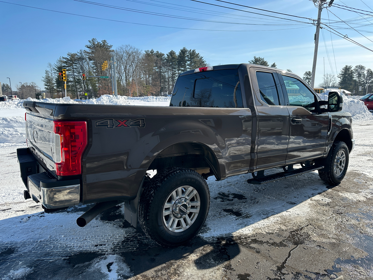 Ford F-250 SD XLT SuperCab Short Bed 4WD 2017