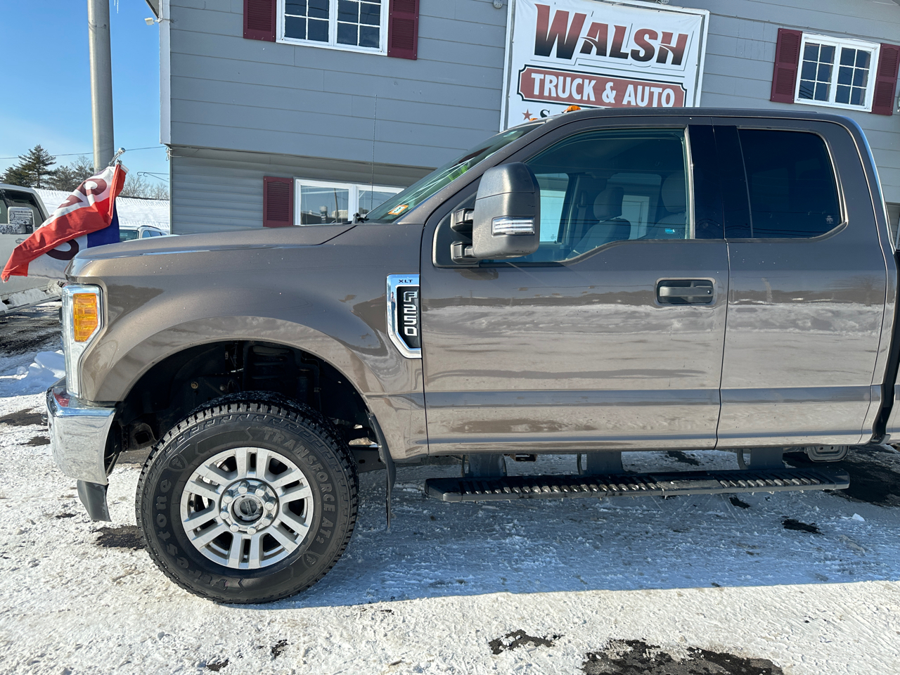 Ford F-250 SD XLT SuperCab Short Bed 4WD 2017