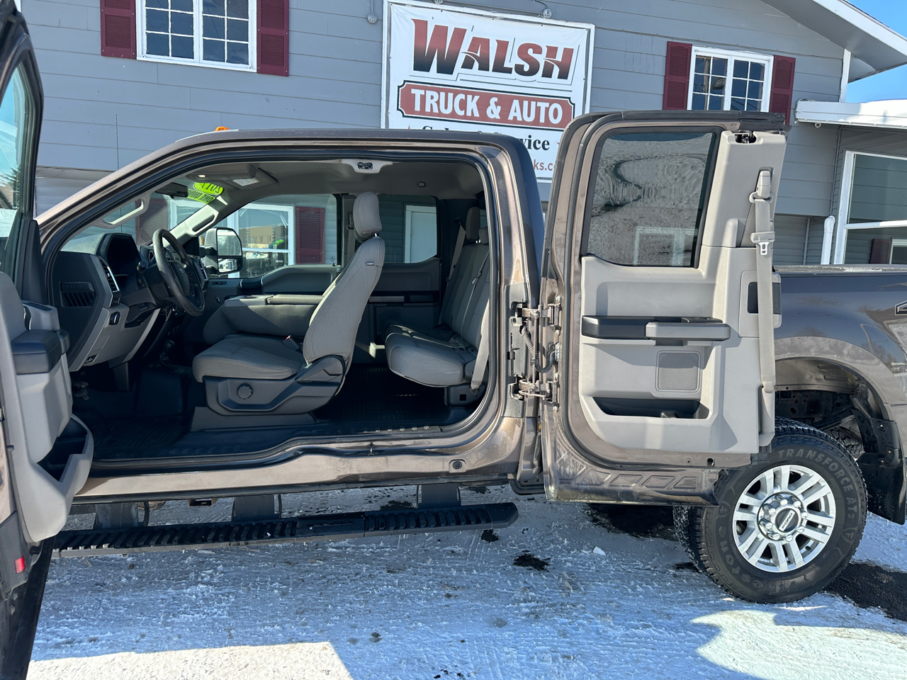 Ford F-250 SD XLT SuperCab Short Bed 4WD 2017