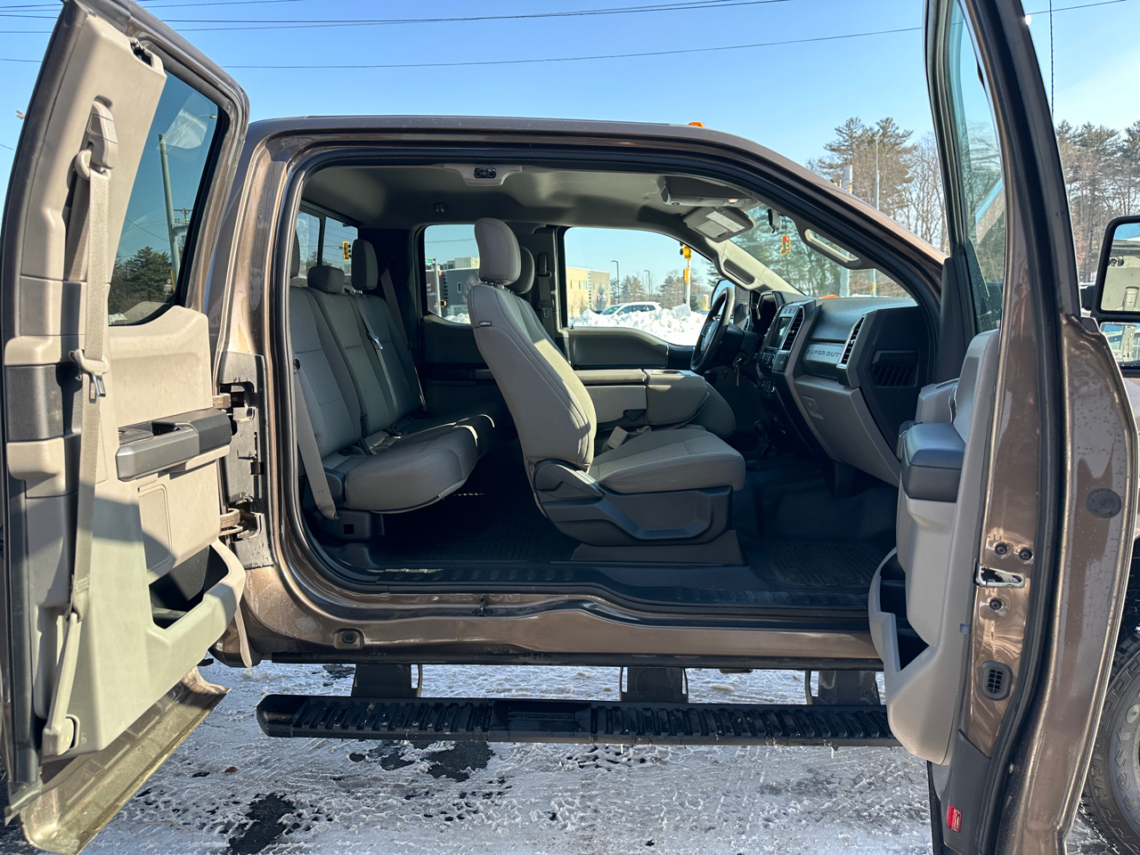 Ford F-250 SD XLT SuperCab Short Bed 4WD 2017