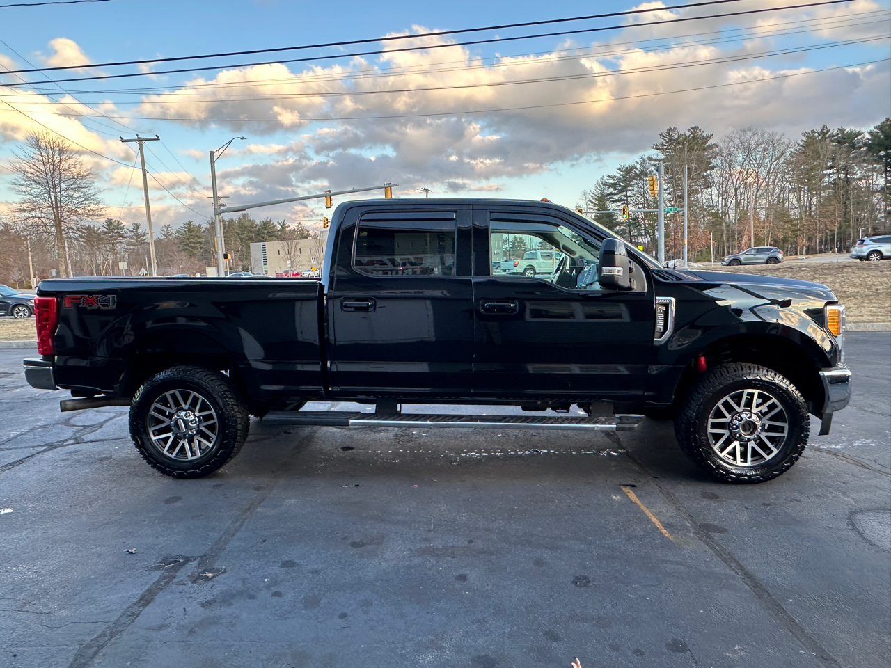Ford F-250 SD Lariat Crew Cab Short Bed 4WD 2017