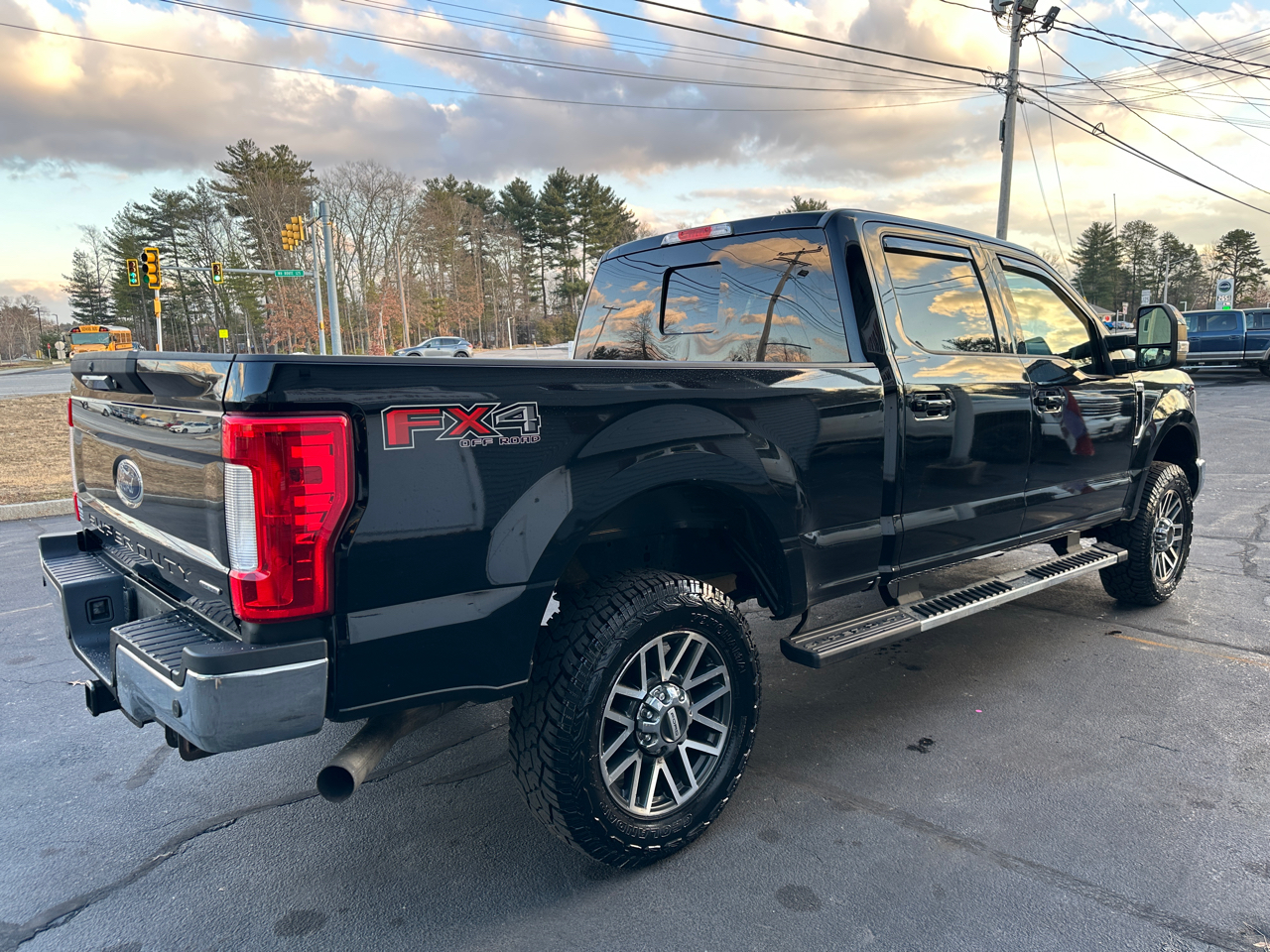Ford F-250 SD Lariat Crew Cab Short Bed 4WD 2017