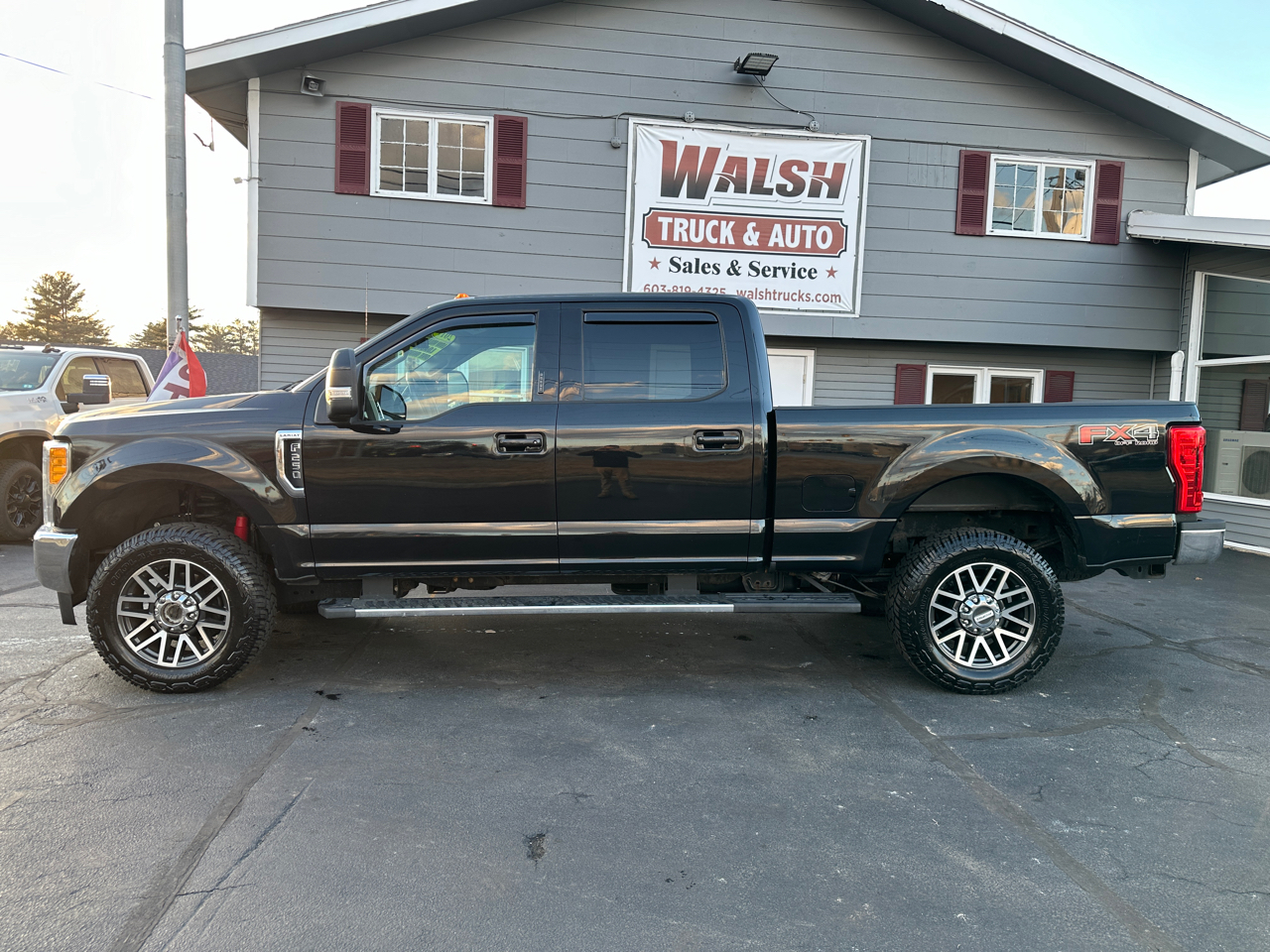 Ford F-250 SD Lariat Crew Cab Short Bed 4WD 2017