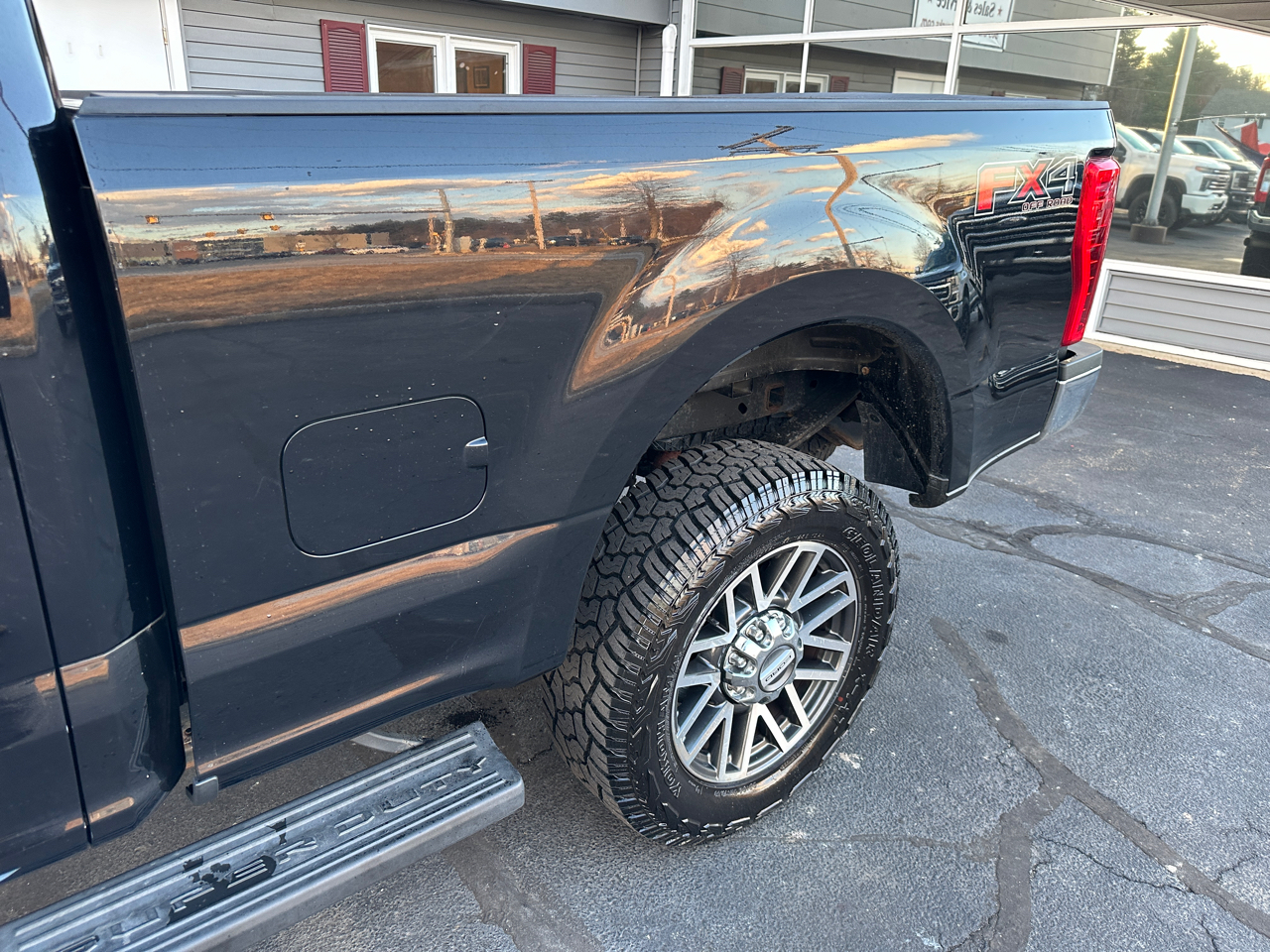 Ford F-250 SD Lariat Crew Cab Short Bed 4WD 2017