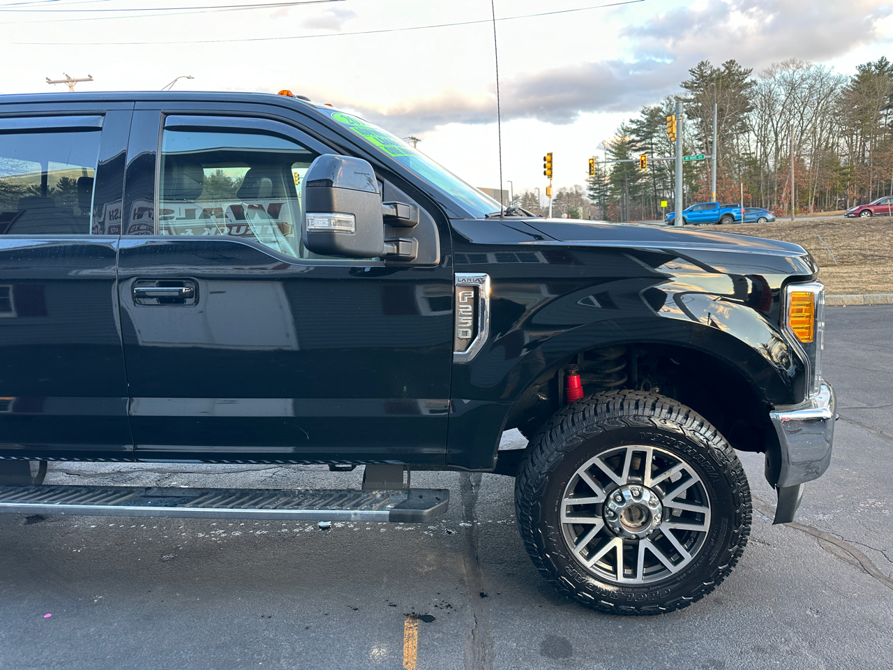 Ford F-250 SD Lariat Crew Cab Short Bed 4WD 2017