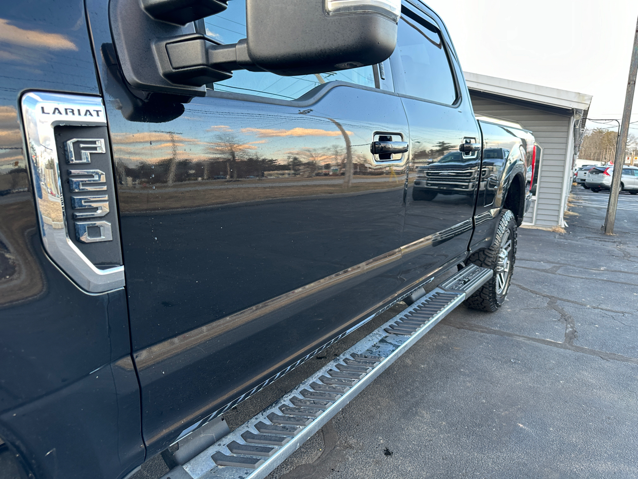 Ford F-250 SD Lariat Crew Cab Short Bed 4WD 2017