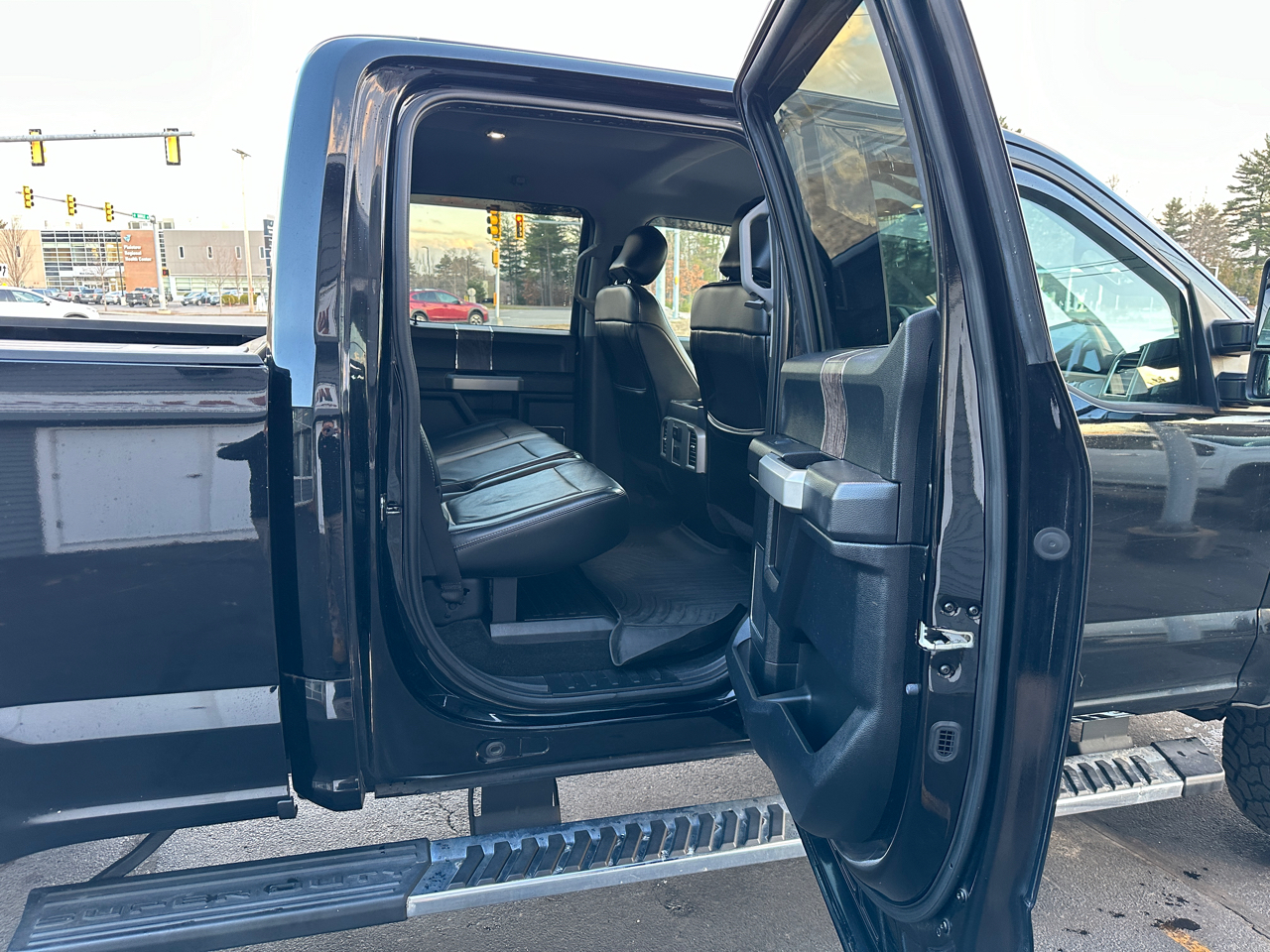 Ford F-250 SD Lariat Crew Cab Short Bed 4WD 2017