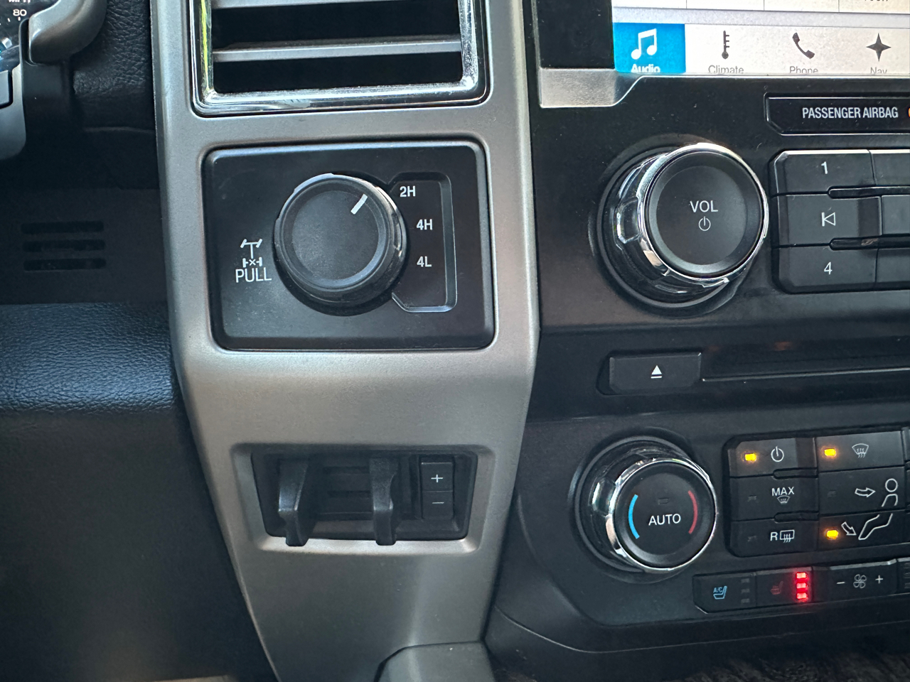 Ford F-250 SD Lariat Crew Cab Short Bed 4WD 2017