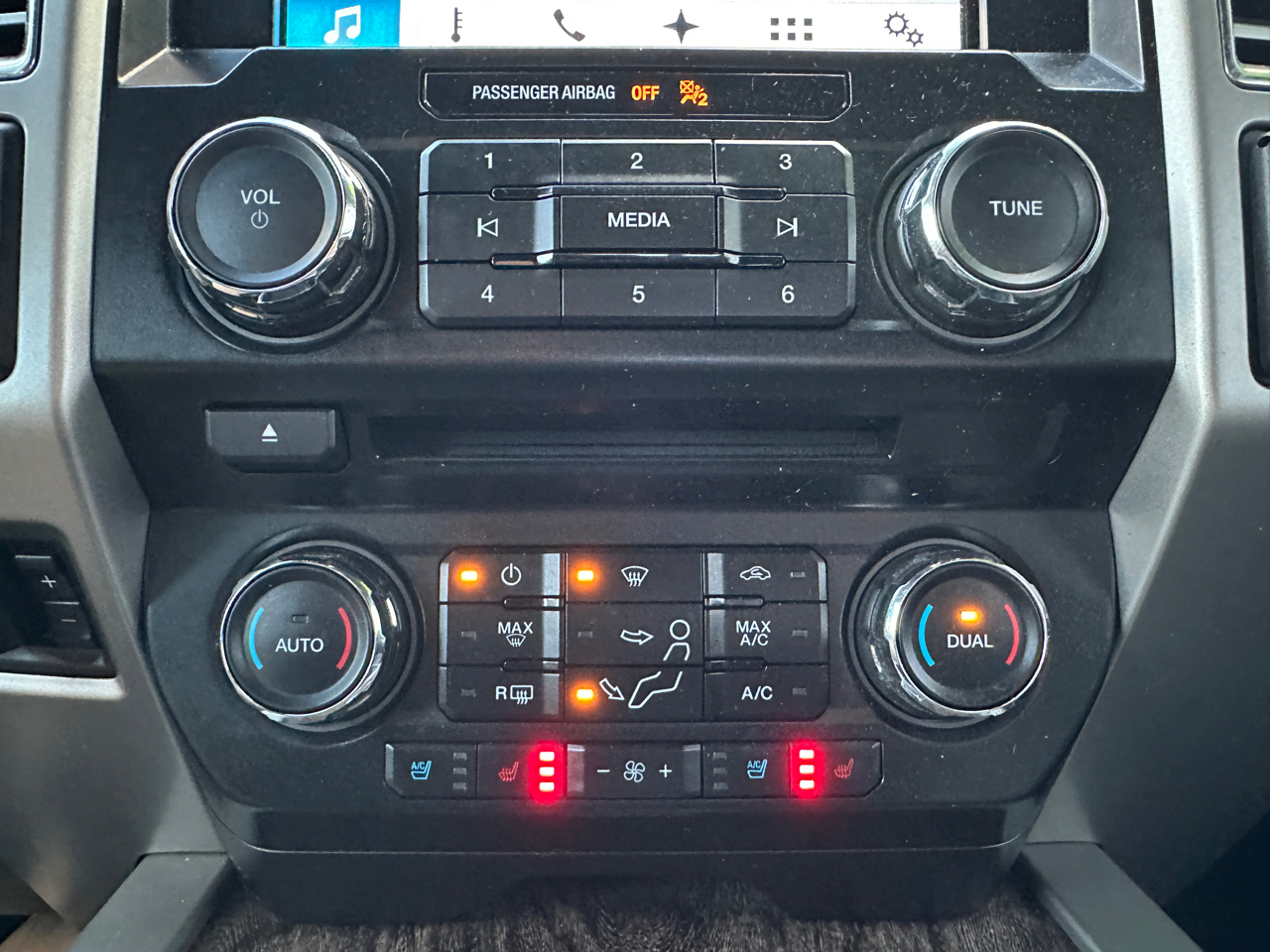 Ford F-250 SD Lariat Crew Cab Short Bed 4WD 2017