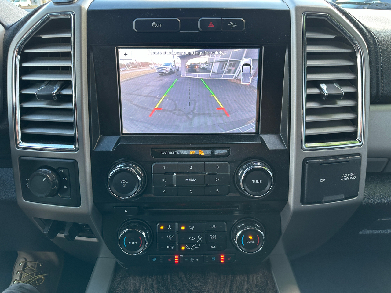 Ford F-250 SD Lariat Crew Cab Short Bed 4WD 2017