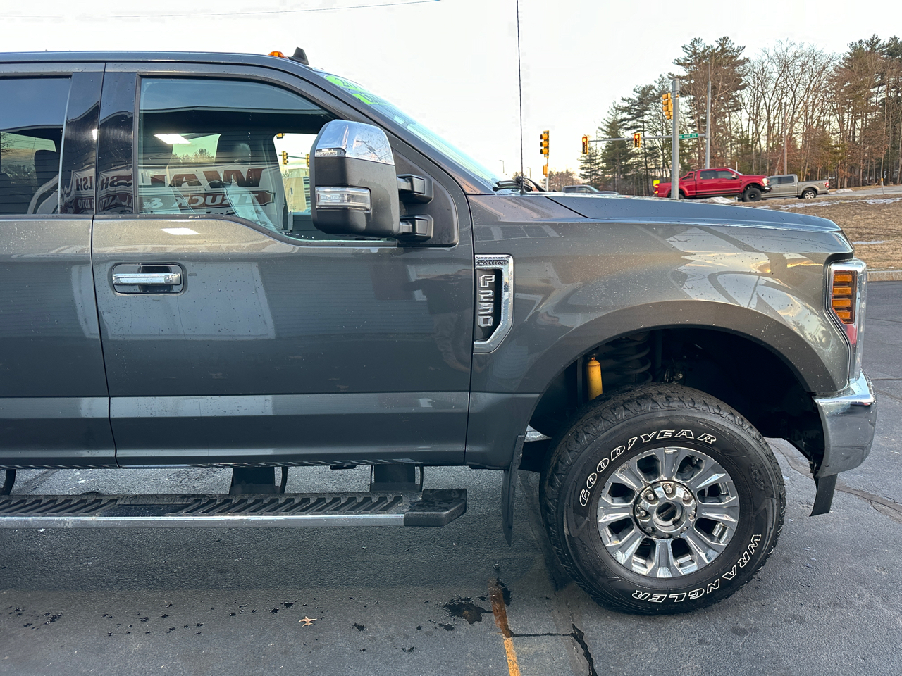 Ford F-250 SD Lariat Crew Cab 4WD 2019