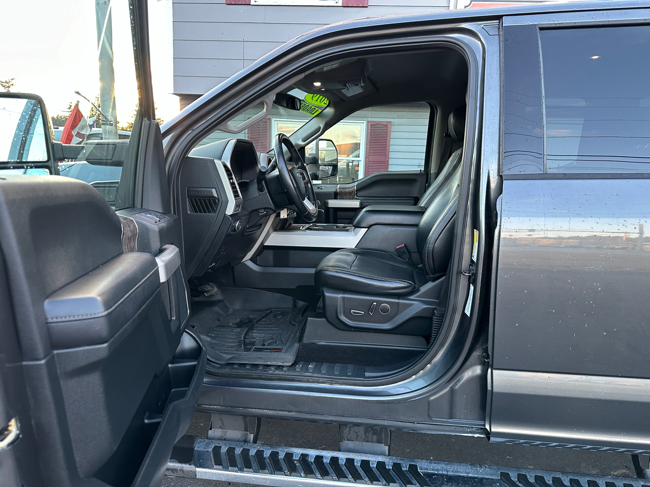 Ford F-250 SD Lariat Crew Cab 4WD 2019