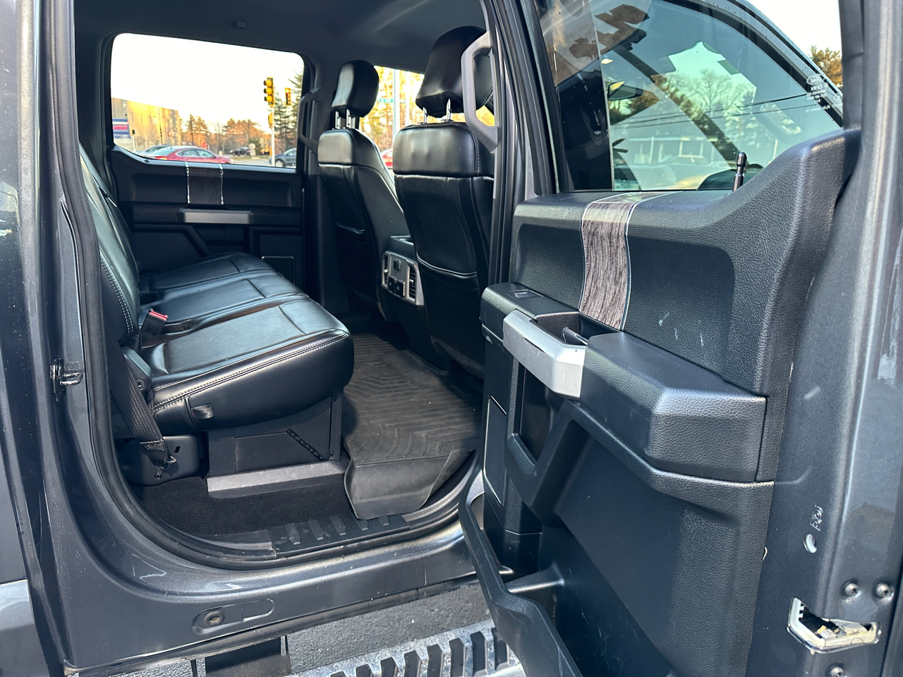 Ford F-250 SD Lariat Crew Cab 4WD 2019