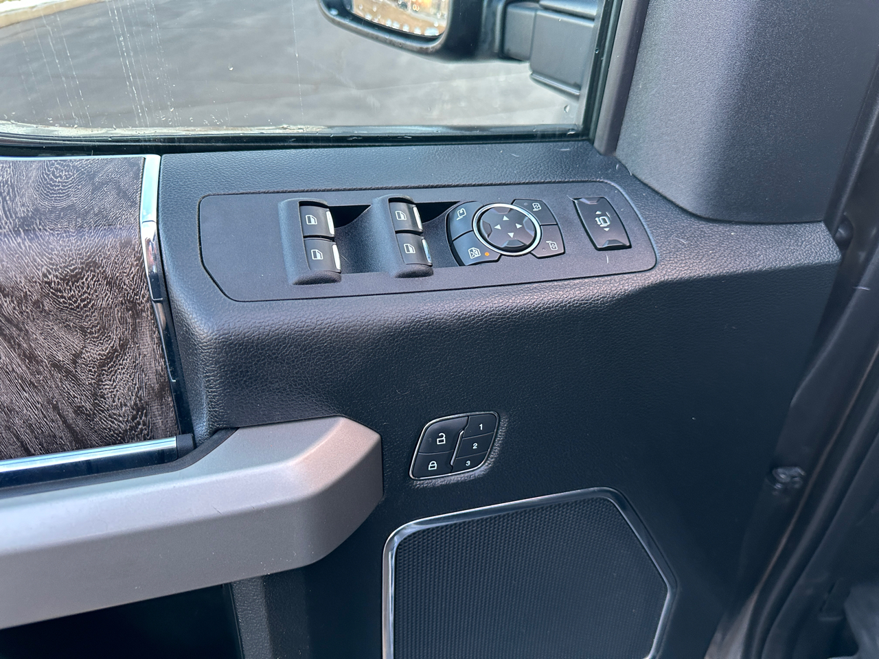 Ford F-250 SD Lariat Crew Cab 4WD 2019