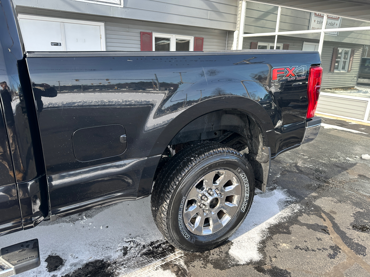 Ford F-350 SD Lariat SuperCab Short Bed 4WD 2017