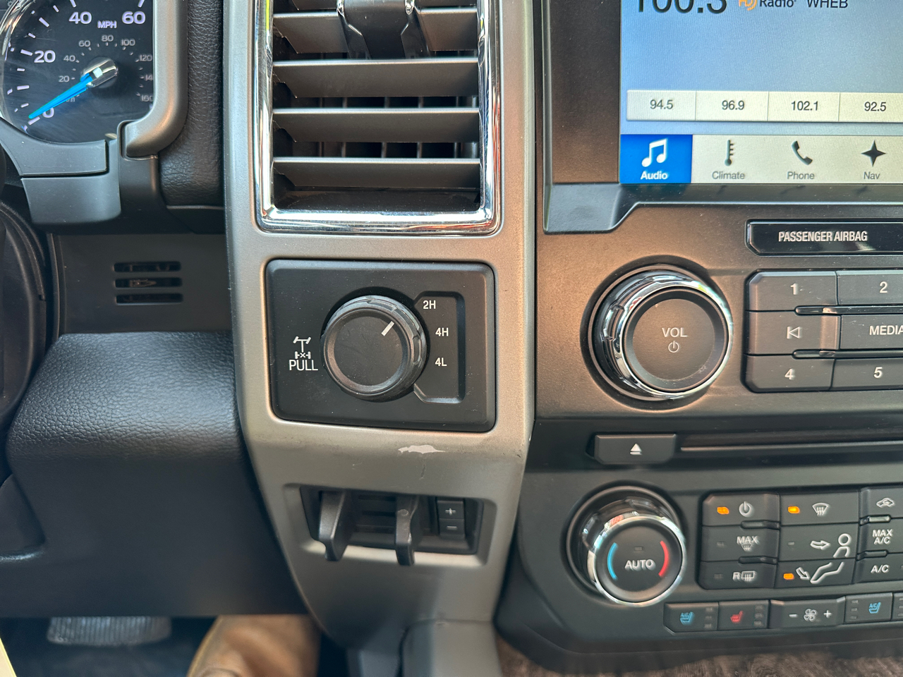 Ford F-350 SD Lariat SuperCab Short Bed 4WD 2017