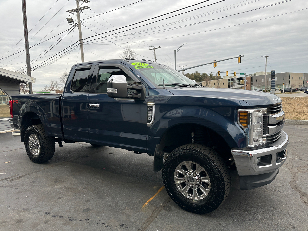 Ford F-250 SD XLT SuperCab Short Bed 4WD 2019