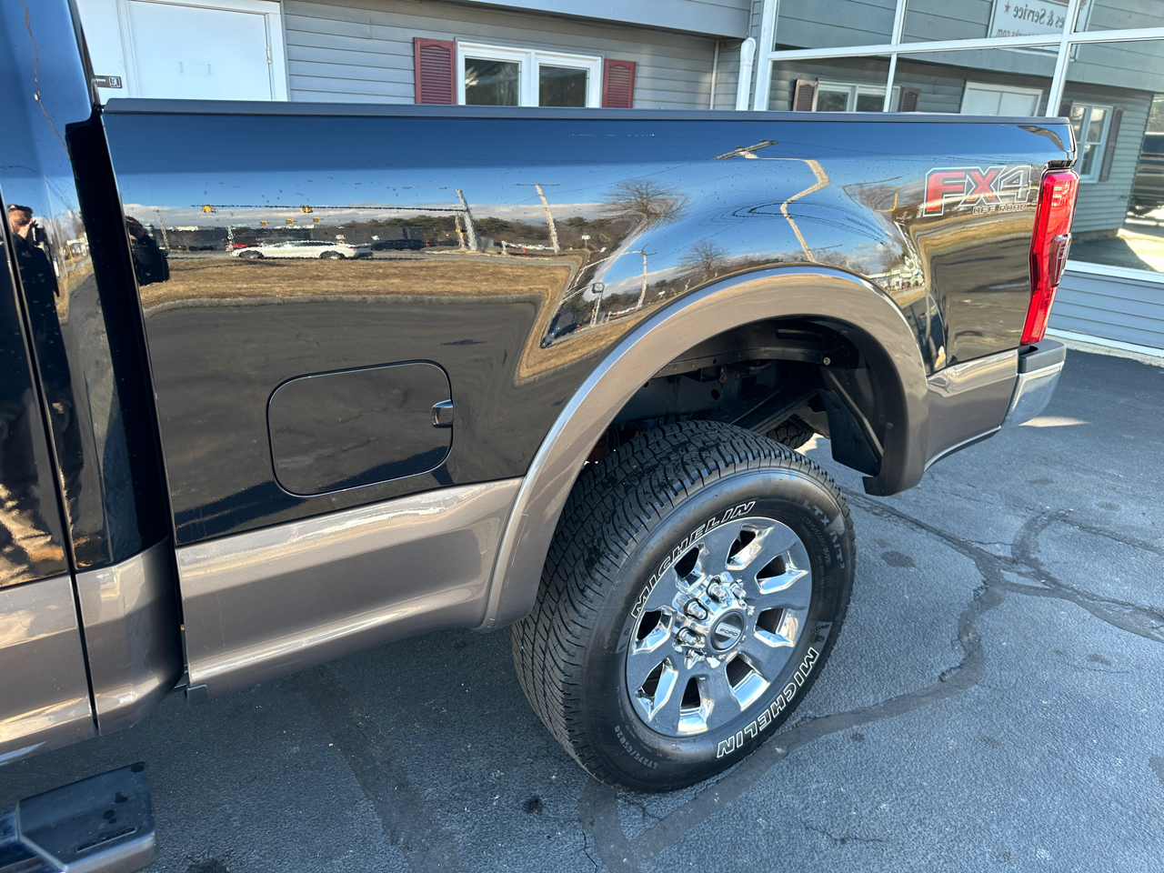 Ford F-350 SD Lariat Crew Cab Short Bed 4WD 2017