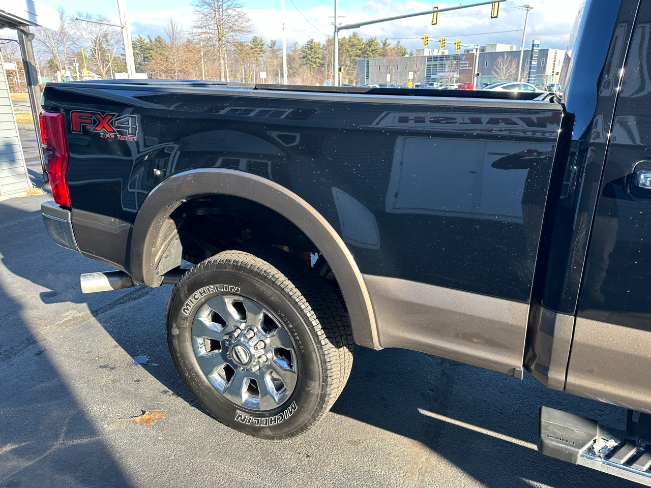 Ford F-350 SD Lariat Crew Cab Short Bed 4WD 2017